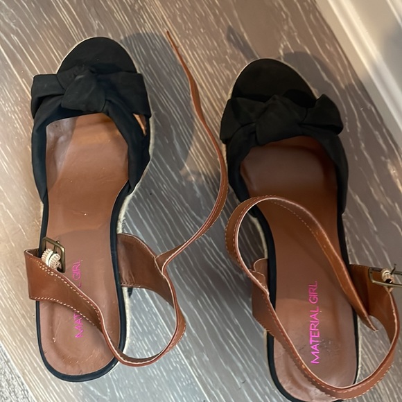 Material Girl Wedges - size 6.5 - Picture 4 of 5